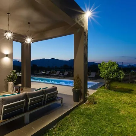 Vega I Heated Pool, Next To Nature!